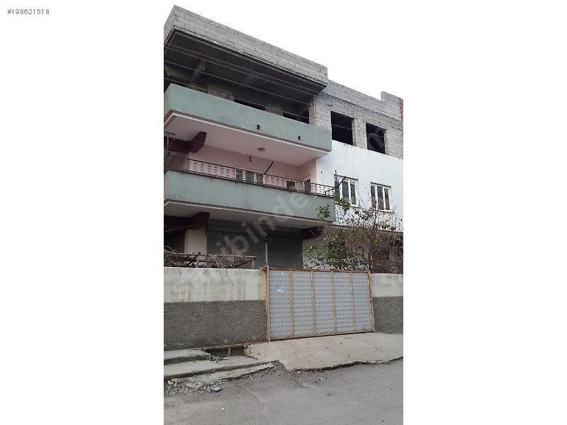 Fatihsultan mahallesinde 200 m2 müstakil ev...