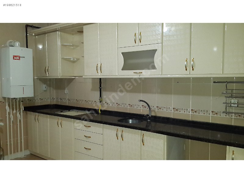 Fatihsultan mahallesinde 200 m2 müstakil ev...
