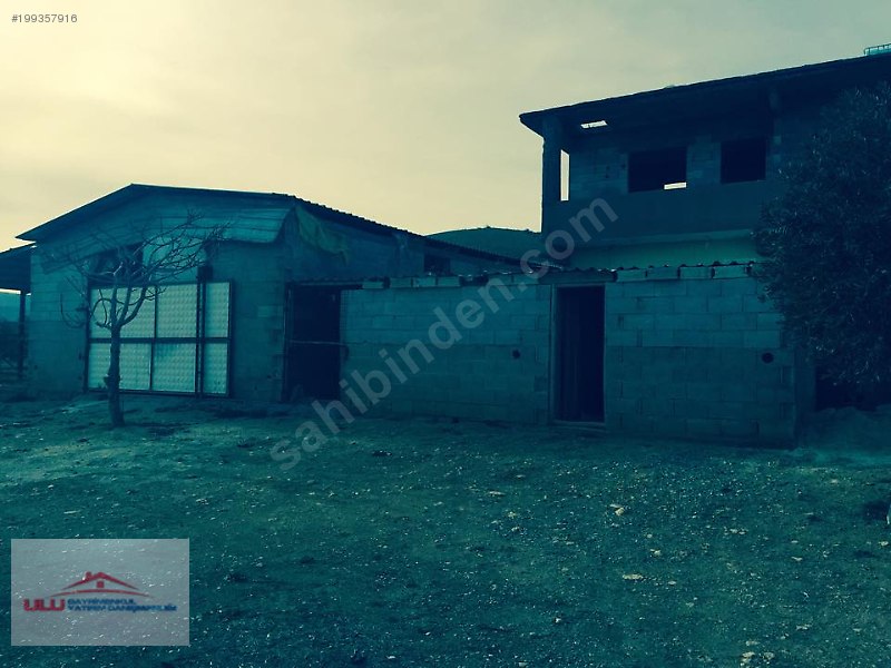 Ulu gayrimenkulden satlık bağ evi ve ahır
