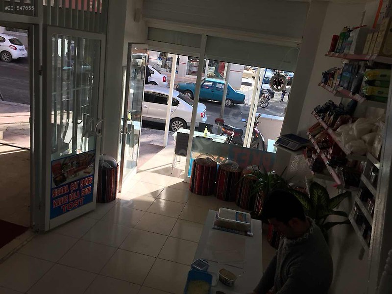 Nizipin en işlek yerinde market