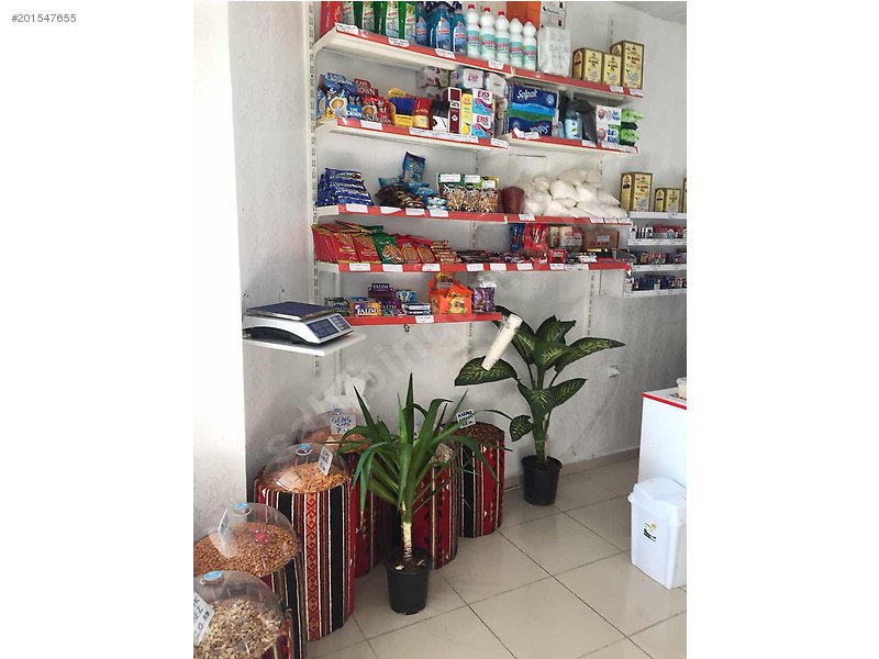 Nizipin en işlek yerinde market