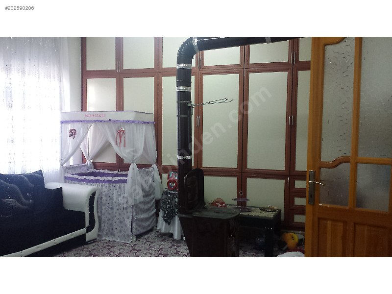 sahibinden 3 katli ve terasli Müstakil bakimli ev