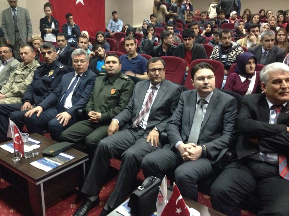 Nizip'te 18 Mart Çanakkale Deniz Zaferi ve Şehitleri Anma töreni düzenlendi. Nizip'te 18 Mart Çanakkale Deniz Zaferi ve Şehitleri Anma töreni düzenlendi.