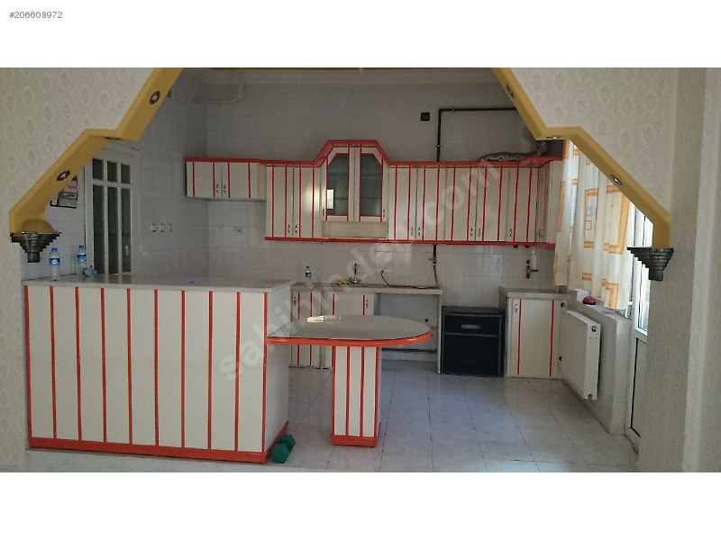 Memurdan kiralık triplex ( 3 katlı ev)