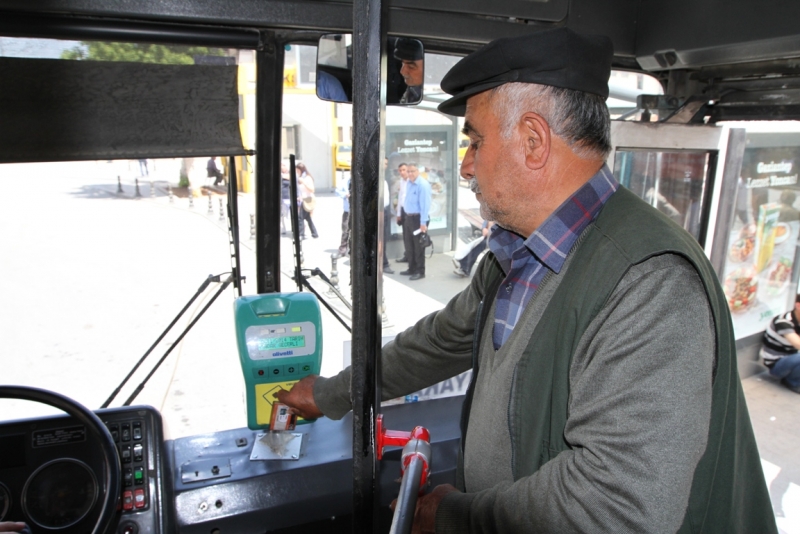 YAŞLILAR İÇİN ÜCRETSİZ TRAMVAY ve OTOBÜS KARTI YAŞLILAR İÇİN ÜCRETSİZ TRAMVAY ve OTOBÜS KARTI