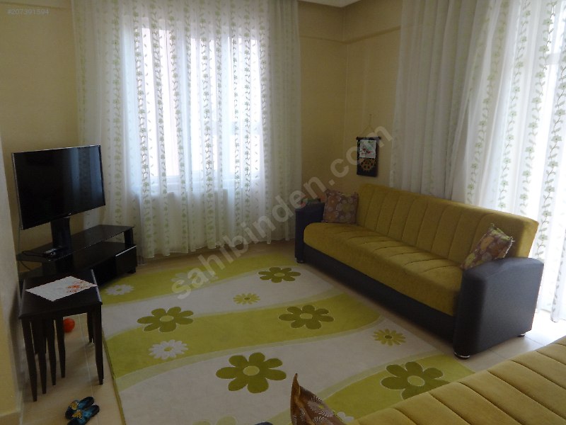 35 m.lik yol üzerinde bakımlı daire