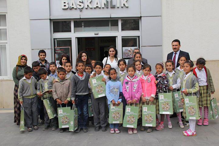 Karşıyaka mahallesi öğrencilerinden belediyeyi ziyaret Karşıyaka mahallesi öğrencilerinden belediyeyi ziyaret
