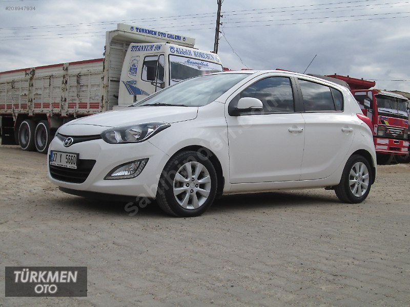 Hyundai i20 sense 2013 sahibinden navigasyon.blueth.ekran tv.