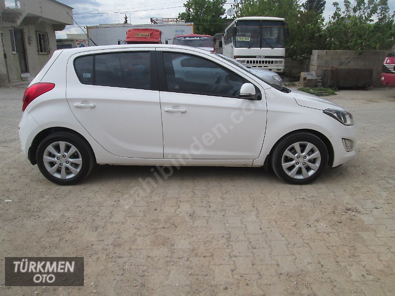 Hyundai i20 sense 2013 sahibinden navigasyon.blueth.ekran tv.
