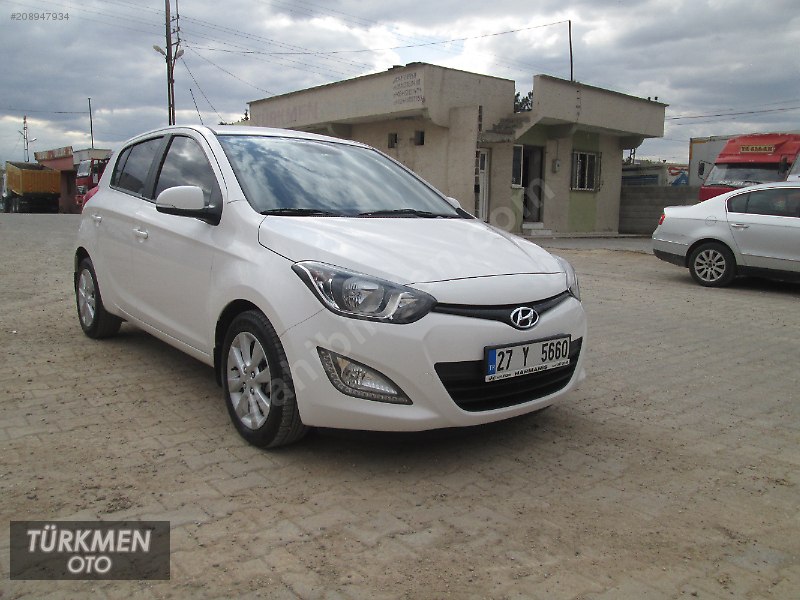Hyundai i20 sense 2013 sahibinden navigasyon.blueth.ekran tv.