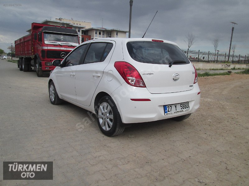Hyundai i20 sense 2013 sahibinden navigasyon.blueth.ekran tv.