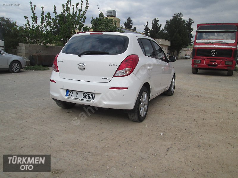 Hyundai i20 sense 2013 sahibinden navigasyon.blueth.ekran tv.