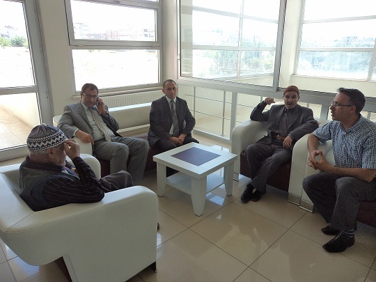 Nizip Kaymakamı Sayın Harun SARIFAKIOĞULLARI, Nizip Huzur evinde kalan yaşlılarımızı Nizip Kaymakamı Sayın Harun SARIFAKIOĞULLARI, Nizip Huzur evinde kalan yaşlılarımızı