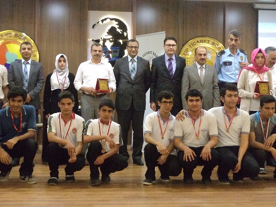 Nizip Kaymakamı Harun SARIFAKIOĞULLARI, Liseler arası bilgi yarışması finaline katıld Nizip Kaymakamı Harun SARIFAKIOĞULLARI, Liseler arası bilgi yarışması finaline katıld