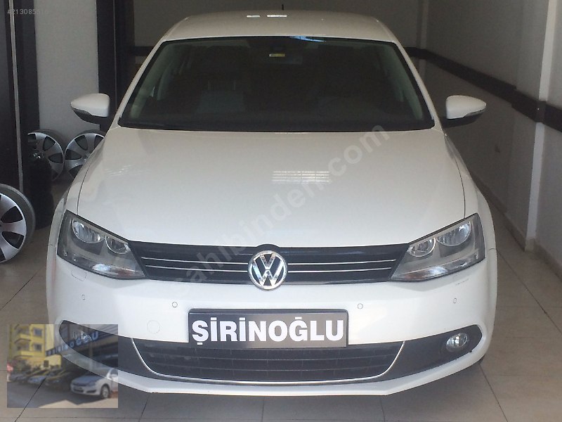 şirinoğlu otomotiv'den 2012 beyaz jetta orjinal hatasiz