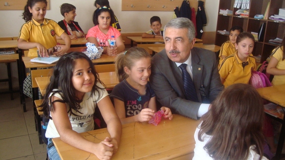 Gündeş´ten müslüm erdoğan ilkokulu´na ziyaret