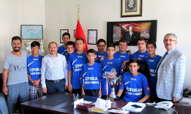 Nihem'in Çim Hokeyi Başarısı