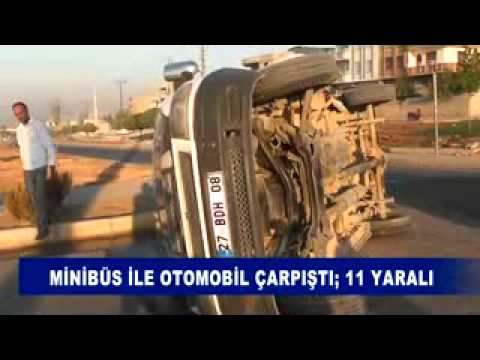 Minibüs ile otomobil çarpişti; 11 yarali