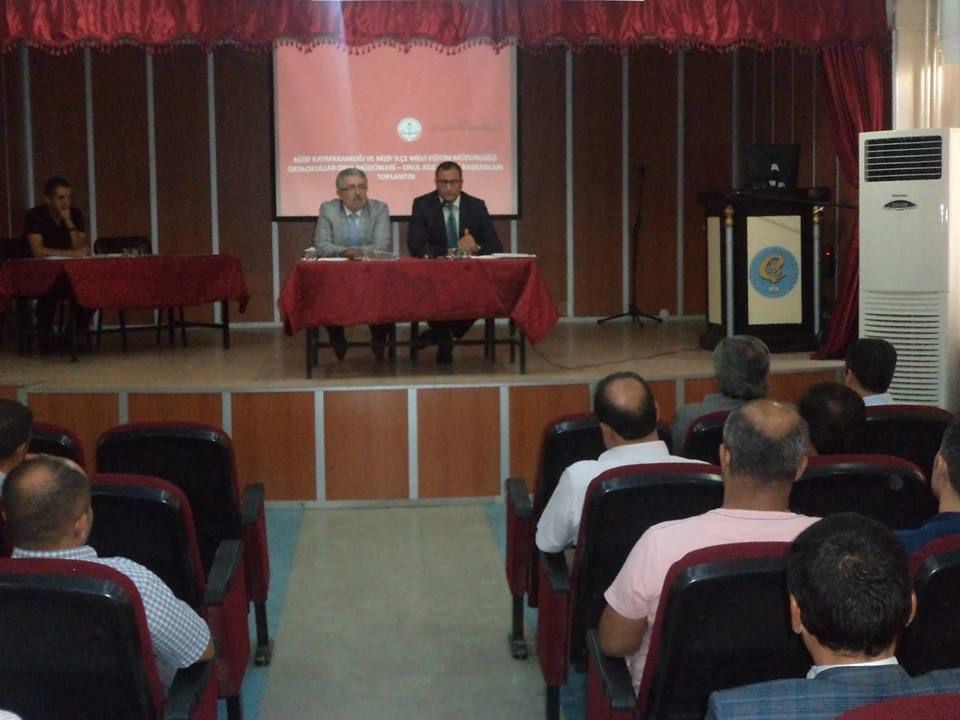 Nizip Kaymakamı Sayın Harun SARIFAKIOĞULLARI, Okul Aile Birliği toplantısına katıldı.