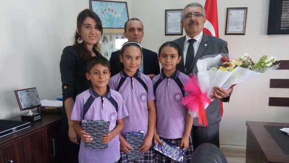 Akçakent ortaokulu öğrenci ve öğretmenleri ilçe milli eğitim müdürlüğünü ziyaret etti