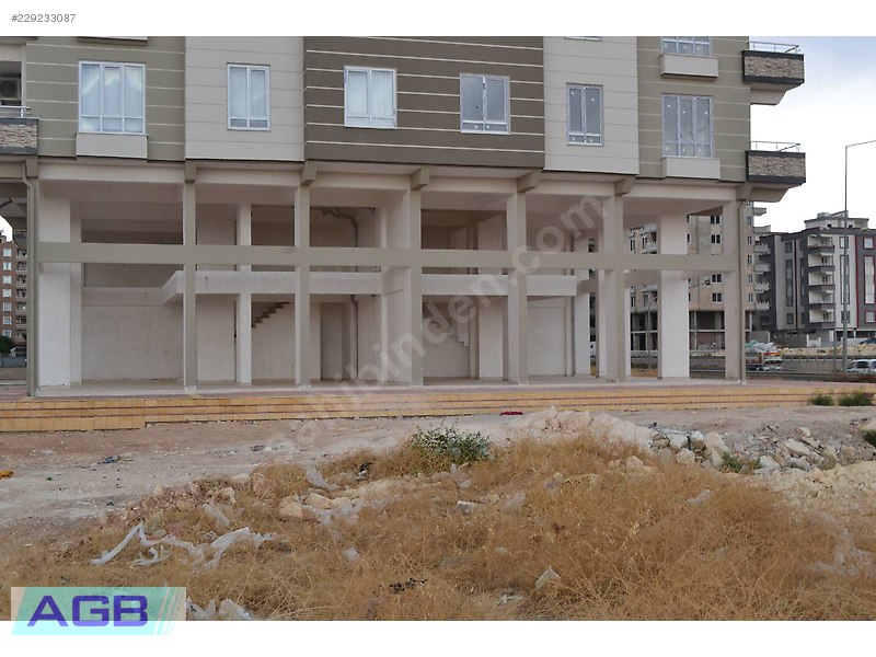 Yılmaz Ateşgil'den Nizip'te Çevre Yoluna Cepheli Dükkan