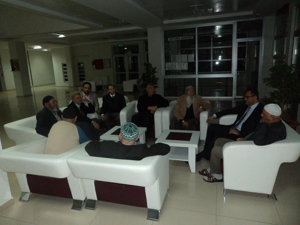 Nizip Kaymakamı Sayın Harun SARIFAKIOĞULLARI, Nizip Huzur evinde kalan yaşlılarımızı 