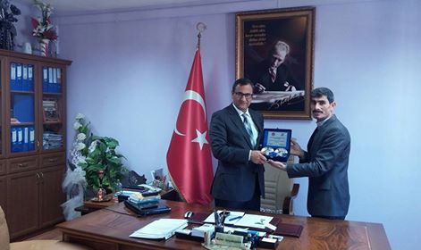 Nizip Kaymakamı Harun SARIFAKIOĞULLARI'NA Nizip Engelliler Derneğinden Teşekkür Plake
