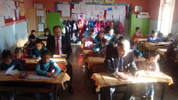 İlçe Milli Eğitim Müdürü Cengiz GÜNDEŞ Kitap Okuma Saatine katıldı.