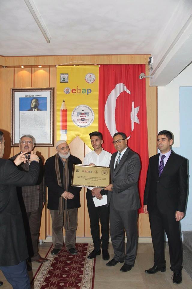 AYPOP değerlendirmesinde Yunus Emre Anadolu İmam Hatip Lisesi il birincisi oldu.