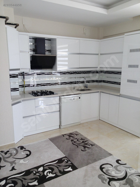 Köşe başi, geniş, ferah ve lüks bir daire