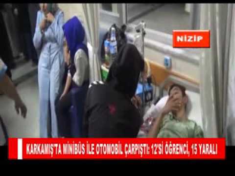 Karkamiş'ta minibüs ile otomobil
