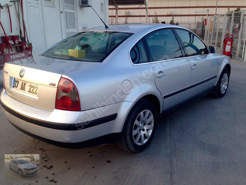 Ilk sahibinden boyasiz hatasiz 1.9 tdi çift kirmizi 130 luk..