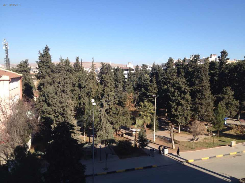 Yatirim gayrimenkulden okan parki karşisinda ana cadde üzeri 3+1