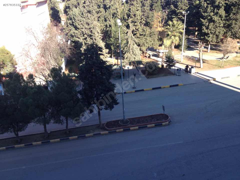 Yatirim gayrimenkulden okan parki karşisinda ana cadde üzeri 3+1