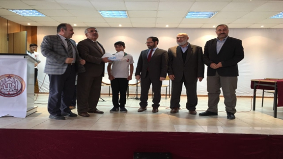 İlçe Milli Eğitim Müdürümüz Cengiz GÜNDEŞ, İl Birincisi olan Yunus Emre Anadolu İmam 