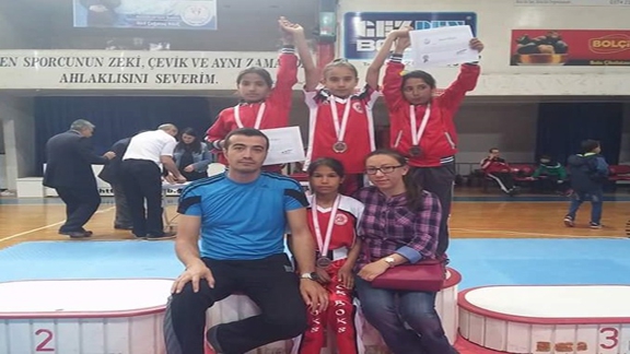 Kumla Ortaokulundan Okul Sporları Türkiye Kick Boks Final Müsabakalarında Büyük Başar