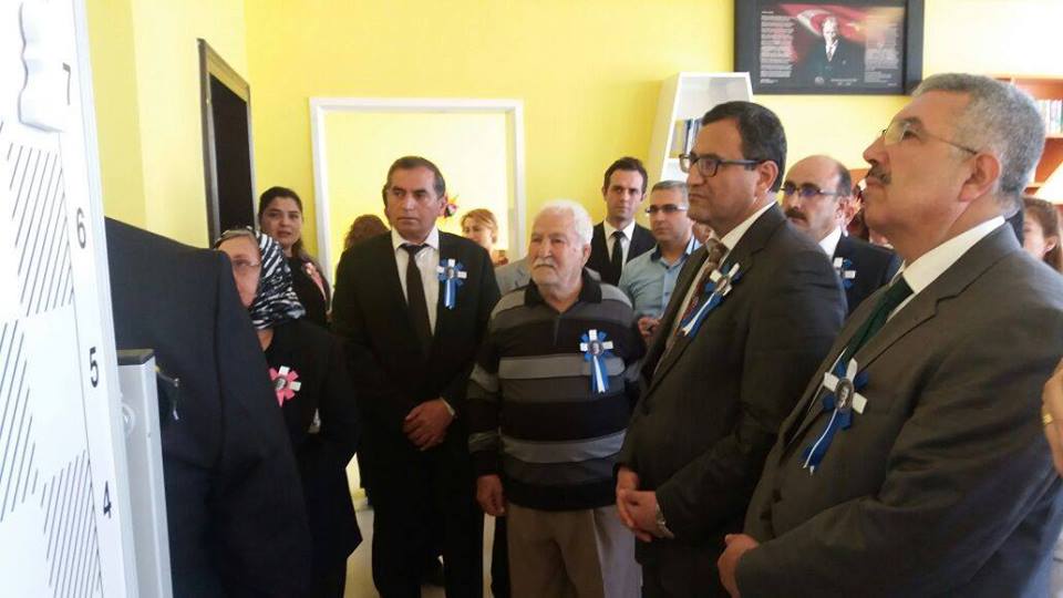 Nizip Kaymakam? Say?n Harun SARIFAKIO?ULLARI, Tekel ?lkokulunda yap?lan Z-Kütüphaneni