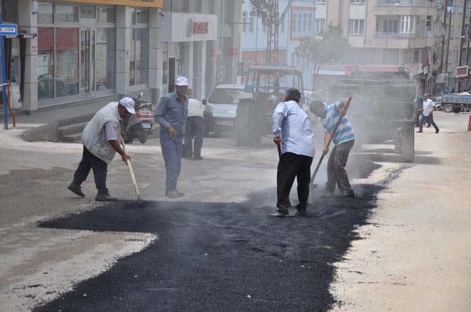 Nizip te asfalt çalişmasi