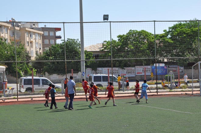 Cumhuriyet ilkokulu nda futbol turnuvasi