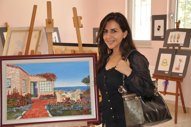 Lise öğrencilerinin yil sonu resim sergisi