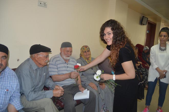 Nizip gençlik merkezinden hastaneye ziyaret