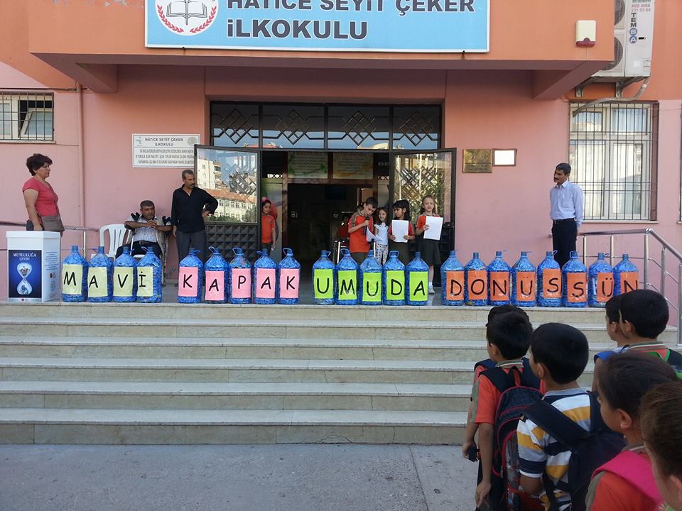 Nizip te Minik Öğrenciler,Engelliler için Kapak Topladı