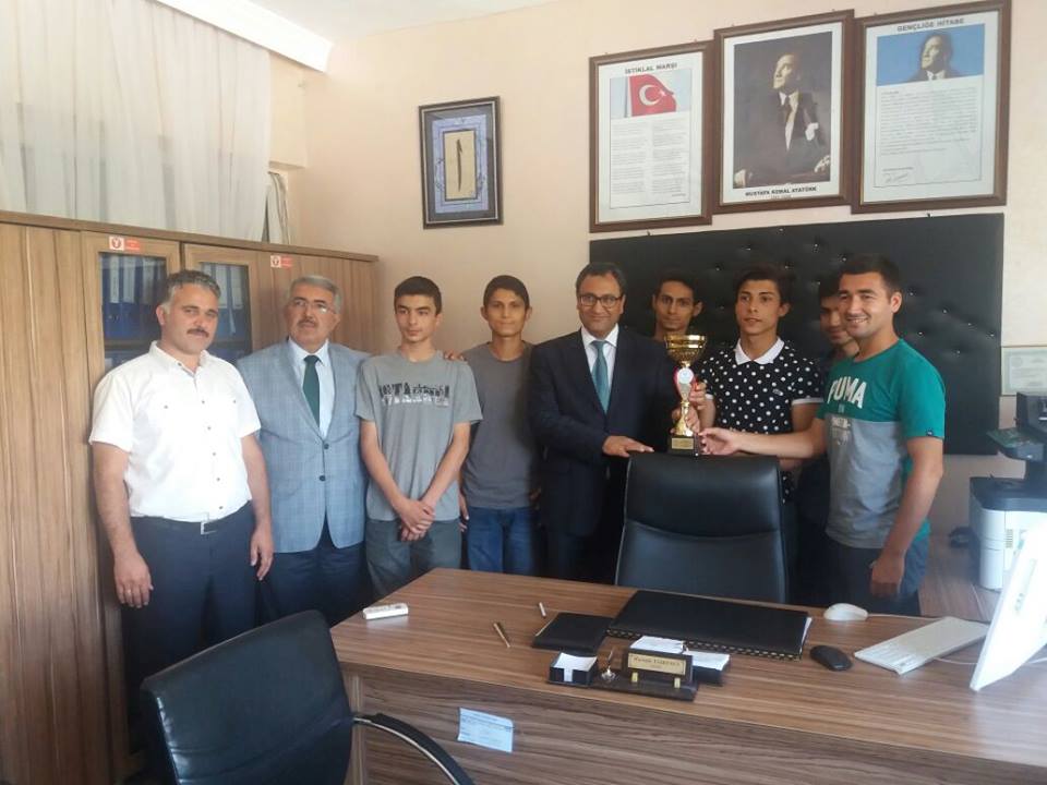 Nizip Kaymakamı Sayın Harun SARIFAKIOĞULLARI, Yahya Altınbaş Anadolu Lisesini ziyaret Nizip Kaymakamı Sayın Harun SARIFAKIOĞULLARI, Yahya Altınbaş Anadolu Lisesini ziyaret