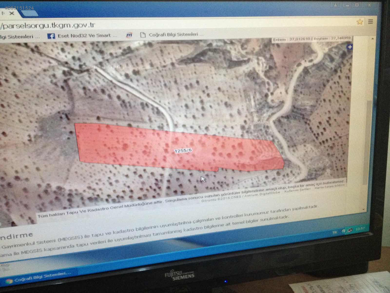 Yatirim gayrimenkulden karşiyakada yola sifir sade fistik