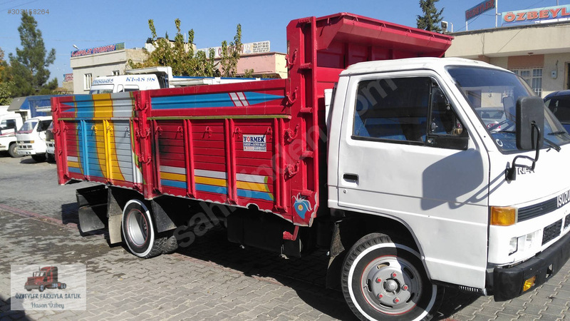 özbeyler farkiyla satlik isuzu npr