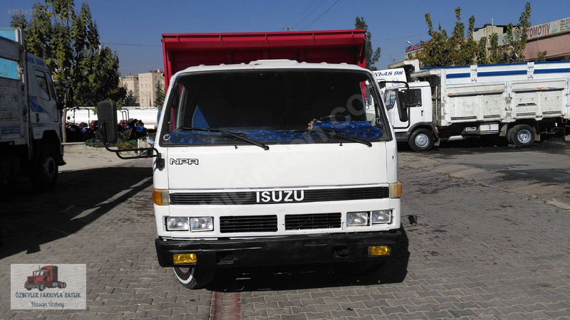 özbeyler farkiyla satlik isuzu npr