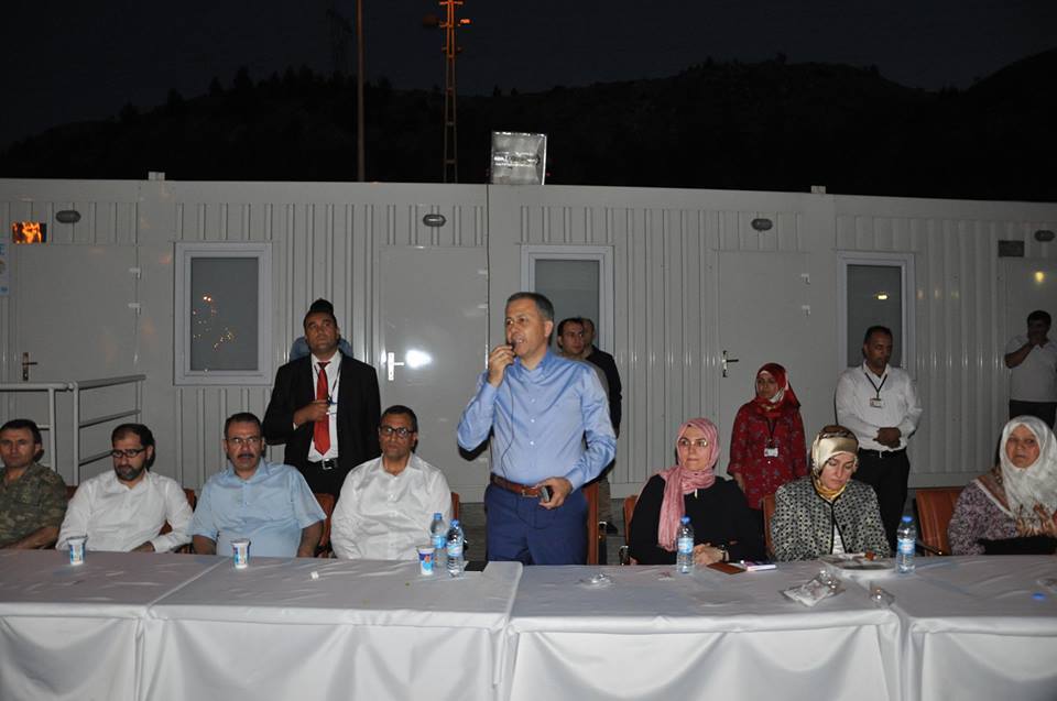 Gaziantep Valisi Sayın Ali YERLİKAYA tarafından, Suriyeli aileler ile öksüz ve yetim 