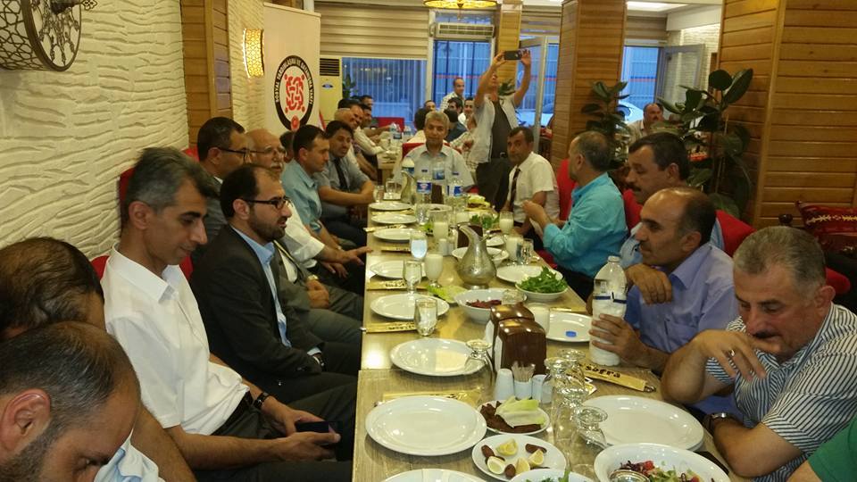 Şehit ve Gazi ailelerine yönelik iftar yemeği düzenlendi. Şehit ve Gazi ailelerine yönelik iftar yemeği düzenlendi.