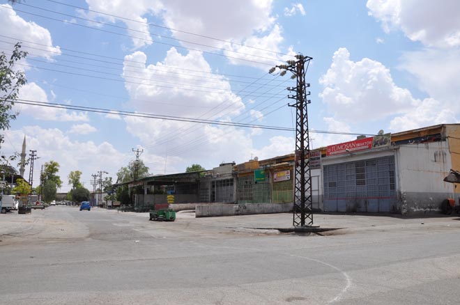Sanayi sitesi esnaf sahresinde