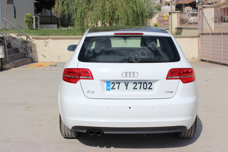 AUDI A3 1.4TFSİ SPORTBACK AMBİTİON F1 S TRONİC CAM TAVAN en dolu